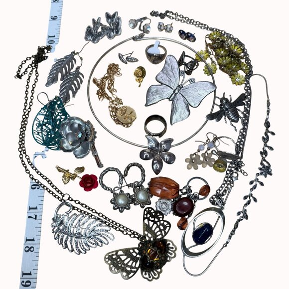 Jewelry - Vintage Modern Mixed Jewelry Lot With Butterfly Flower & Leaf Designs Bundle